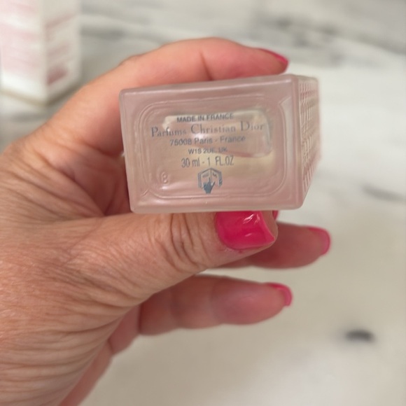 NEW Miss Dior Hair Oil | 1 oz | Light Peony Rose Musk Scent | Brand New (No Box) - Picture 4 of 5